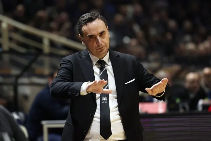 Μπούτσκος: “Θέλω να δώσω συγχαρητήρια στους παίκτες μας – Δεν υπάρχει χρόνος για να χαρούμε ιδιαίτερα”