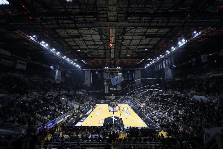 ΠΑΟΚ – Άρης Betsson: Ωραία ατμόσφαιρα στην PAOK Sports Arena πριν το τζάμπολ