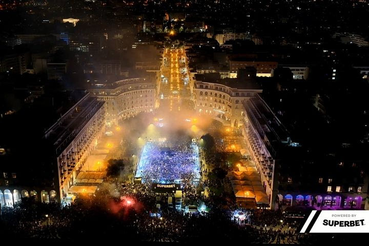 100 χρόνια ΠΑΟΚ: LIVE εικόνα με DRONE από την πλατεία Αριστοτέλους – ΕΚΠΛΗΚΤΙΚΑ ΠΛΑΝΑ