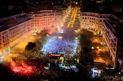 100 χρόνια ΠΑΟΚ με σεβασμό στα παιδιά του και μνήμες μιας ζωής: Μαγικές εικόνες από drone και pyro show για το πέρασμα στον νέο αιώνα