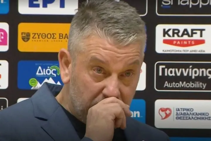 Δακρυσμένος ο Παπαθεοδώρου: “Συλλυπητήρια στους απέναντι, δεν τα κατάφεραν”
