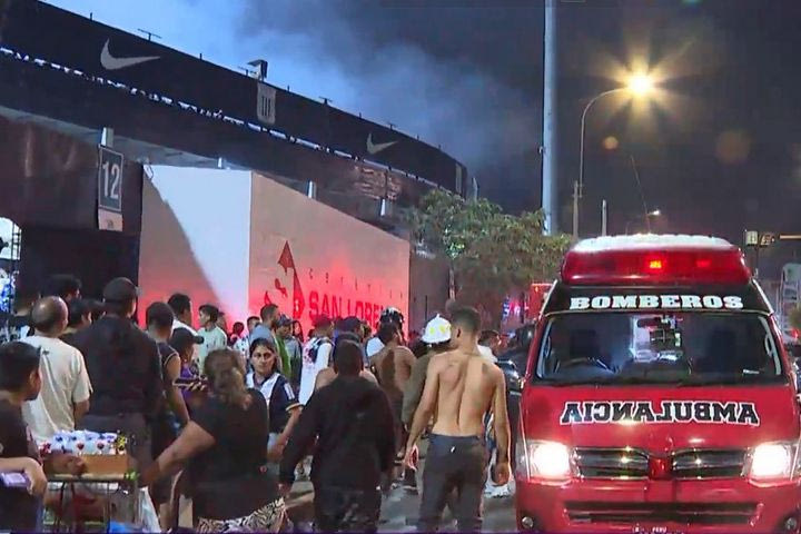 Τραγωδία στο Περού: Ένας νεκρός και τουλάχιστον 60 τραυματίες σε συγκέντρωση οπαδών της Αλιάντζα Λίμα