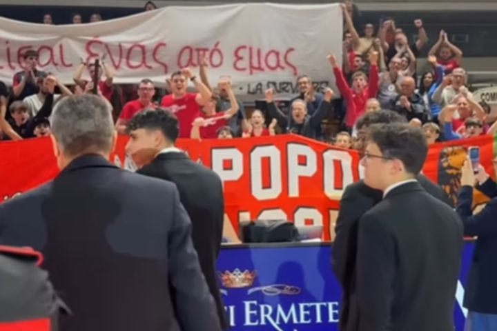 Δημήτρης Πρίφτης: Το πανό των φιλάθλων της Ρέτζιο Εμίλια για τον Έλληνα προπονητή