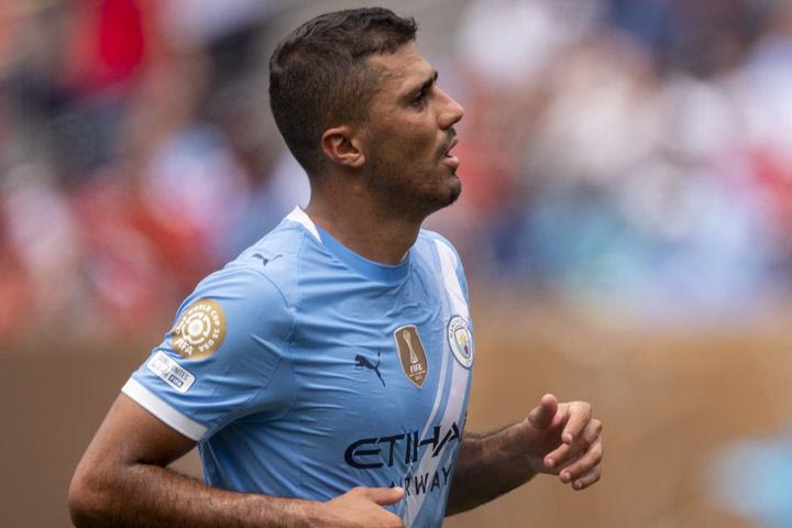 Μάντσεστερ Σίτι: Προσέφερε νέο συμβόλαιο στον Ρόδρι, σειρήνες από Ρεάλ για τον Ισπανό μέσο