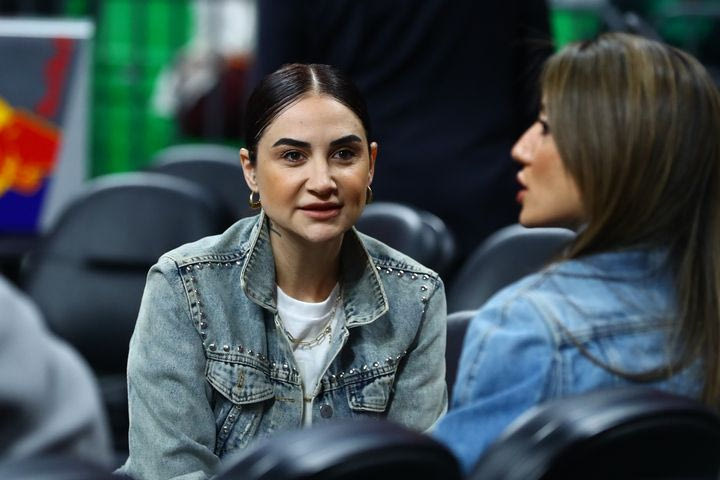 Σελέν Ερντέμ και Ντενίζ Ακσόι μαζί στο Telekom Center Athens