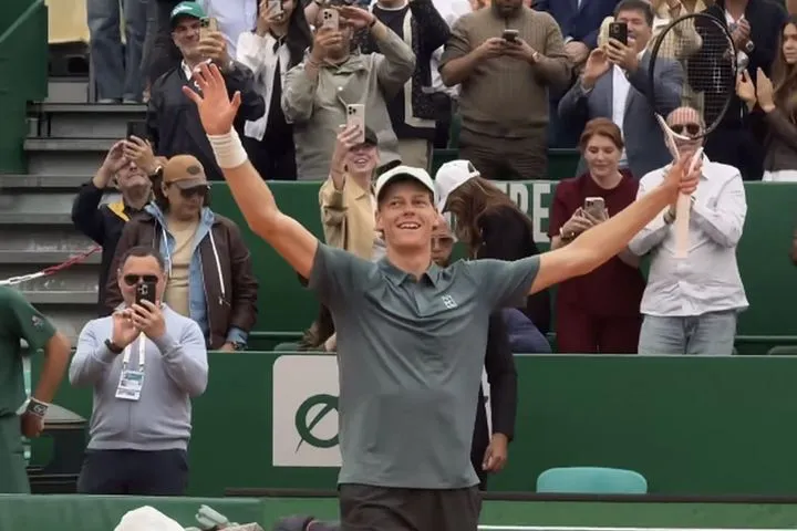 "Πρίγκιπας" στο Μόντε Κάρλο ο Σίνερ επικράτησε με 2-0 του Αλκαράθ στον τελικό και επέστρεψε στο Νο.1 του κόσμου