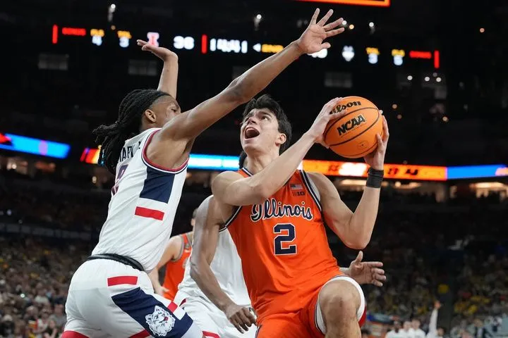 NCAA: Το Κονέκτικατ απέκλεισε το Ιλινόι του Στογιάκοβιτς και πάει τελικό με το Μίσιγκαν