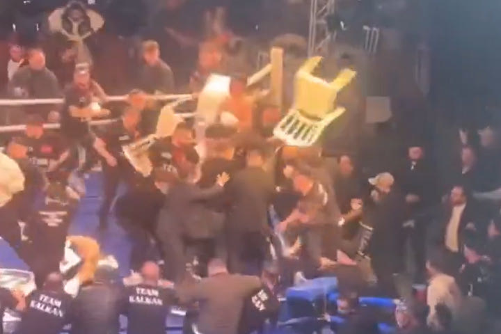 Χαμός σε αγώνα πυγμαχίας στην Τραπεζούντα: Τούρκος μποξέρ βγήκε νοκ-άουτ από Ρώσο και ακολούθησαν επεισόδια στο ρινγκ