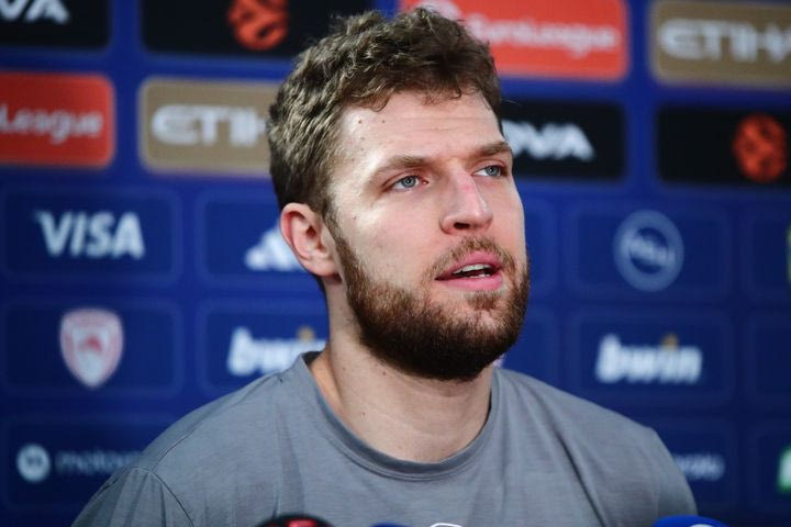 Βεζένκοβ: “Τα ατομικά βραβεία δίνουν κίνητρο και αίγλη, αλλά το απόλυτο βραβείο είναι η EuroLeague”