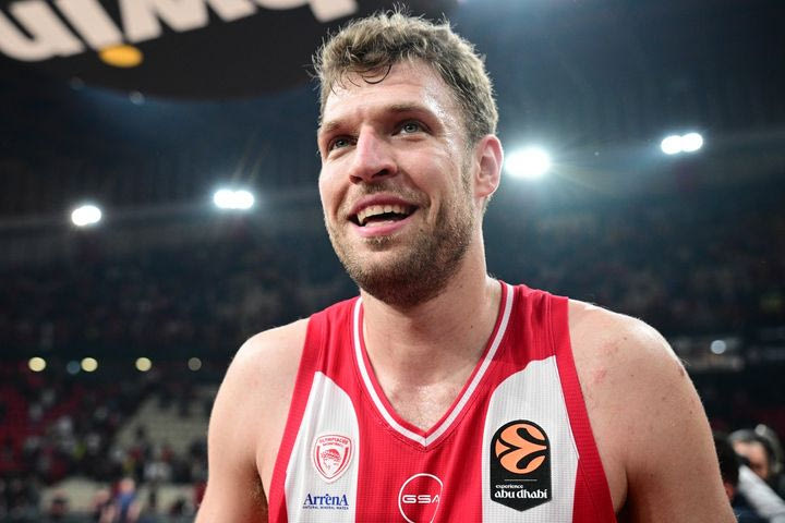 Ο Ολυμπιακός ένα βήμα πριν το Final Four με Super αποδόσεις