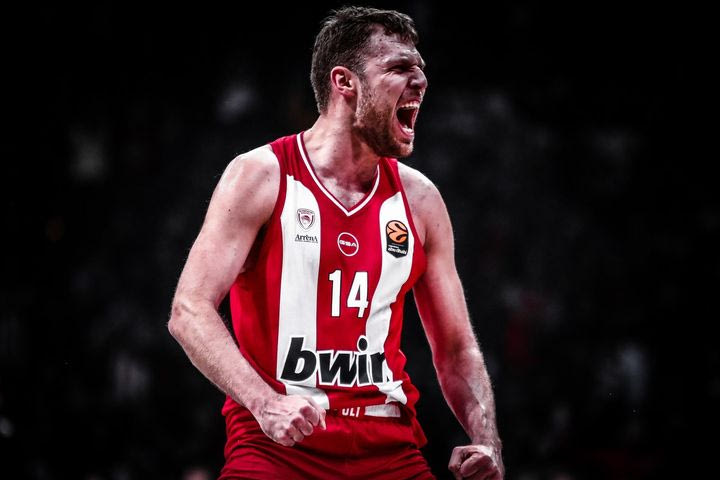 Ο ηγέτης Βεζένκοβ, η προσφορά των Τζόζεφ - Μιλουτίνοβ και το σημάδι στον Μπλόσομγκεϊμ