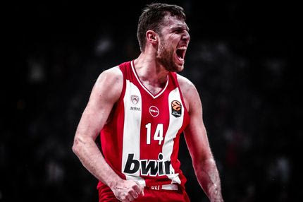 Σάσα Βεζένκοβ: Η ανάλυση της MVP σεζόν του σταρ του Ολυμπιακού