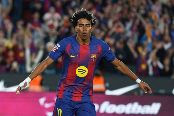 Με διαστημικό Γιαμάλ οι μπλαουγκράνα πήραν το καταλανικό ντέρμπι και έφυγαν στο +9 από τη Ρεάλ