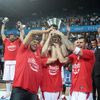 Όταν ο Ολυμπιακός πήρε την EuroLeague στην Κωνσταντινούπολη και ο Γεροντιδάκης χαστούκισε συνάδελφό του στη σκηνή