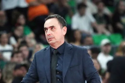Μπούτσκος στο ημίχρονο απέναντι στον Παναθηναϊκό AKTOR: "Κοιτάς απέναντι και βλέπεις μια συμμορία από MVP"