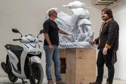 Η Honda γιορτάζει τα 25 χρόνια του SH125i με δύο ειδικά project που εξερευνούν τη βιωσιμότητα και τον σχεδιασμό
