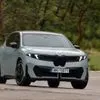 Οδηγούμε την ολοκαίνουργια iX3, το SUV με το οποίο η BMW μας “συστήνει” το μέλλον της