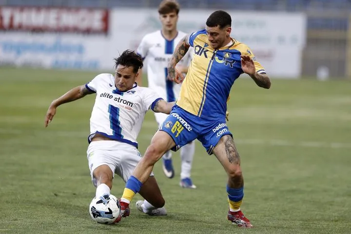 Η βαθμολογία της Stoiximan Super League των playouts μετά την ισοπαλία στην Τρίπολη και τη νίκη της ΑΕΛ Novibet