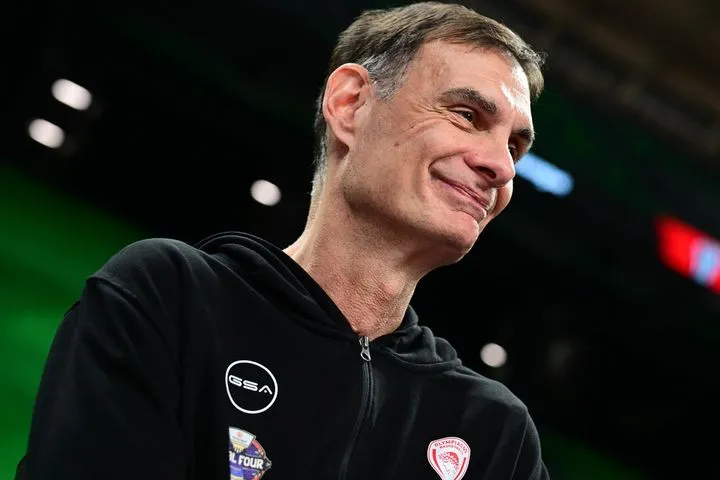 Ο Γιώργος Μπαρτζώκας στην κάμερα του SPORT24: “Το να είσαι στο κέντρο του ευρωπαϊκού μπάσκετ είναι δύσκολο να το διαχειριστείς”