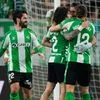 Μπέτις – Έλτσε 2-1: Οι βερδιμπλάνκος ξετύλιξαν το δώρο της Λεβάντε και έκλεισαν θέση στο Champions League