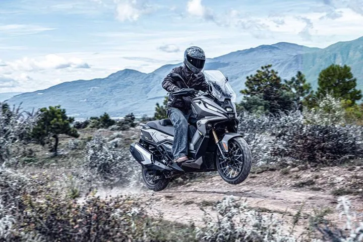 Voge SR450X: Το νέο Adventure Scooter ήρθε στην Ελλάδα με προσφορά έως 500 ευρώ