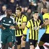 Παναθηναϊκός – ΑΕΚ: Ένταση με τη λήξη του πρώτου μέρους, κρατούσαν τον Τεττέη για να μην την “πέσει” στον Πήλιο