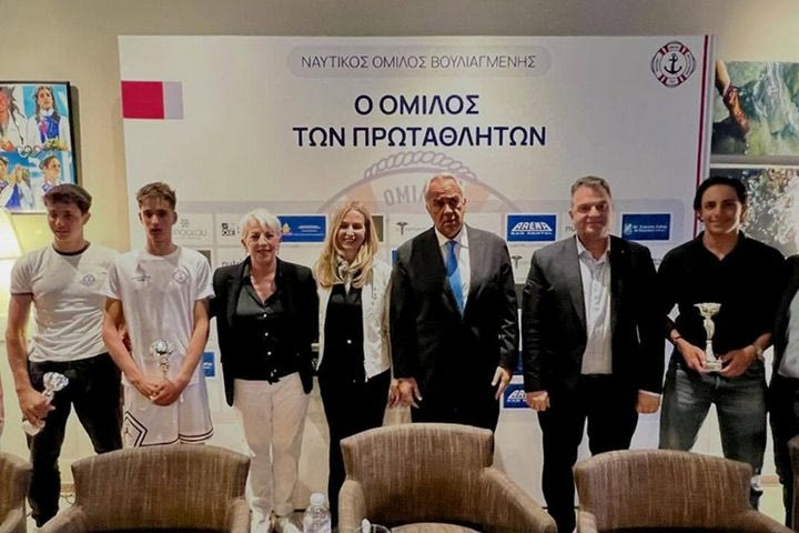 Ο ΝΟ Βουλιαγμένης τίμησε τον Γιάννη Κουσαθανά για την κατάκτηση της κορυφής του κόσμου