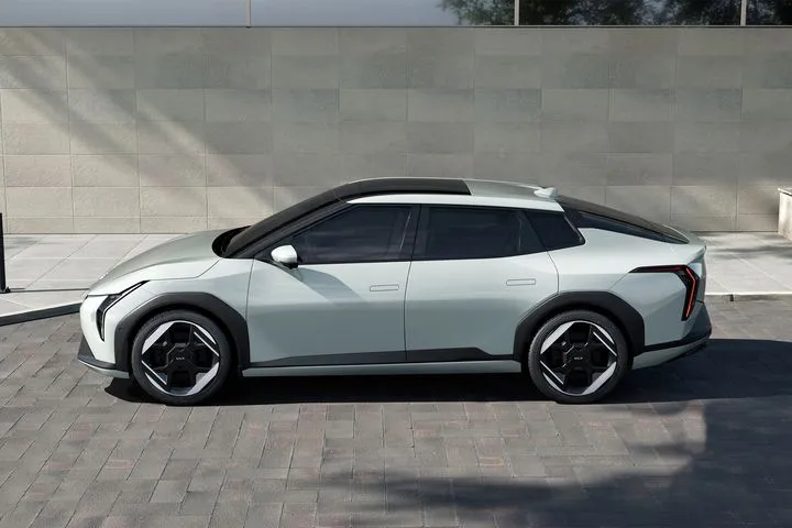 Red Dot 2026: Νέες διακρίσεις για τα Kia EV4 και PV5