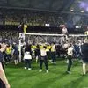 Πάρτι στη Νέα Φιλαδέλφεια: Οι οπαδοί της ΑΕΚ έκοψαν τα δίχτυα των τερμάτων μετά την κατάκτηση του πρωταθλήματος