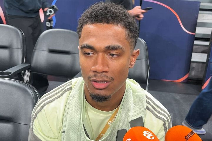 Ο Τεό Μαλεντόν στο SPORT24: “Πρέπει να χτίσουμε ένα τείχος στην άμυνα απέναντι στην καλύτερη ομάδα της σεζόν”