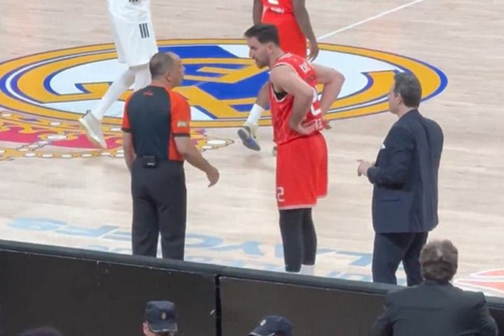 Έξαλλος ο Μίτσιτς, αποβλήθηκε στο Game 2 της Χάποελ με τη Ρεάλ