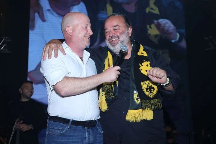 Ο Νίκολιτς ανέβηκε στην πίστα και τραγούδησε "ΑΕΚ ολέ" - Ηλιόπουλος: "Είχα 5 επιλογές προπονητών, μόνο αυτόν ήθελα να δω"