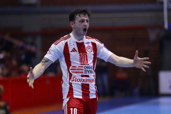 Ολυμπιακός – ΑΕΚ 36-30: Οι ερυθρόλευκοι με κυριαρχική εμφάνιση στο δεύτερο μέρος έκαναν το 2-1 στη σειρά