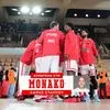 Θερμή υποδοχή στο Πριγκιπάτο: Με χειροκροτήματα η είσοδος του Ολυμπιακού από τους οπαδούς του για το Game 3