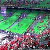 EuroLeague Final Four: Οι πρώτοι φίλαθλοι του Ολυμπιακού πήραν τη θέση τους στις εξέδρες του T-Center
