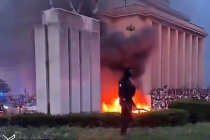 Χάος στο Παρίσι – Εκατοντάδες συλλήψεις οπαδών της Παρί Σεν Ζερμέν, συγκλονιστικά VIDEOS