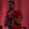 Συγκινητικός και βραχνιασμένος Κώστας Παπανικολάου: “Ολυμπιακός σημαίνει να έχει πάει 5 η ώρα το πρωί και να είσαι ακόμα εδώ και να φωνάζεις”
