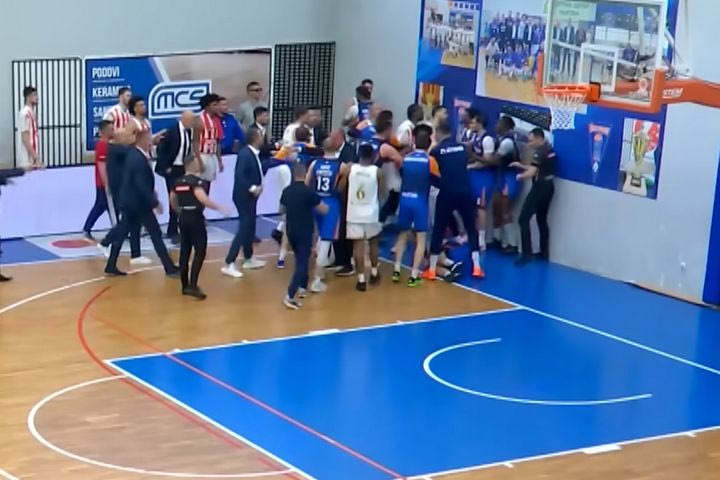 Τιμωρήθηκαν και οι διαιτητές του Ζλάτιμπορ – Ερυθρός Αστέρας: Αυτή είναι η ποινή τους