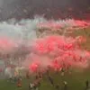 Τσεχία: Οπαδοί εισέβαλαν στον αγωνιστικό χώρο και διέκοψαν το ντέρμπι της Σπάρτα με τη Σλάβια στην Πράγα