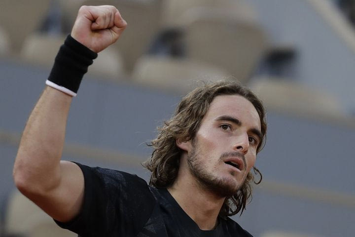 Στον δεύτερο γύρο του Roland Garros ο Τσιτσιπάς - Αποσύρθηκε ο αντίπαλός του στα μέσα του δεύτερου σετ