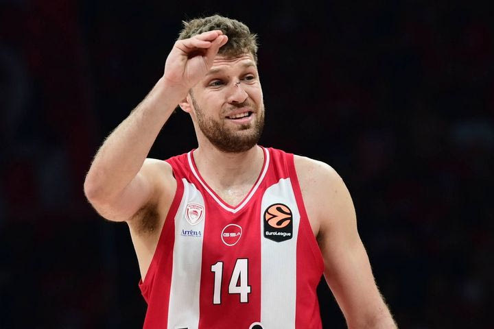 Βεζένκοβ: “Είμαστε πιο ώριμοι από ποτέ – Να μας στηρίξει ο κόσμος με τη φωνή του για να πετύχουμε τον στόχο μας”