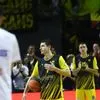 Standing ovation στον Δημήτρη Φλιώνη στη SUNEL Arena κατά την είσοδό του στο παρκέ στο ΑΕΚ – Ολυμπιακός