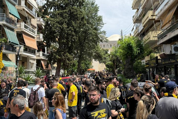 ΑΕΚ: Το πάρτι τίτλου ξεκίνησε στη Νέα Φιλαδέλφεια – Τα VIDEOS του SPORT24
