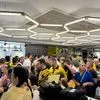 ΑΕΚ: Χαμός στη μπουτίκ για τη μπλούζα των πρωταθλητών