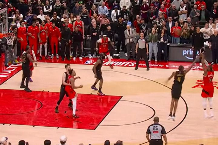 Το τρελό σουτ του Μπάρετ και η σύγκριση του NBA με το buzzer-beater του Λέοναρντ το 2019