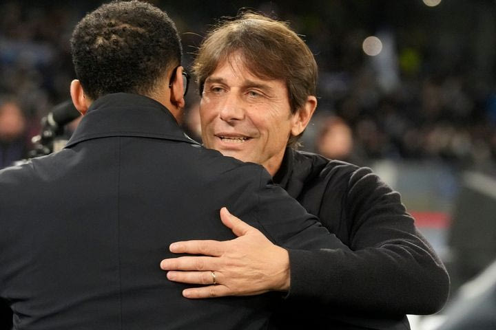 Εθνική Ιταλίας: Κούρσα για δύο ο πάγκος της σκουάντρα ατζούρα μετά από τη συμφωνία Αλέγκρι – Νάπολι