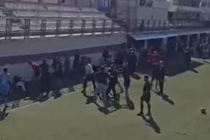 Επεισόδια σημειώθηκαν σε φιλανθρωπικό αγώνα ανάμεσα στην Προοδευτική και την Κ19 του Ολυμπιακού στον Κορυδαλλό