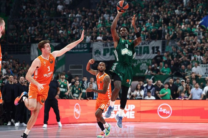 Παναθηναϊκός AKTOR – Βαλένθια 86-89: Το χαμένο σουτ του Χέιζ-Ντέιβις, που δεν μπόρεσε να στείλει το Game 4 στην παράταση