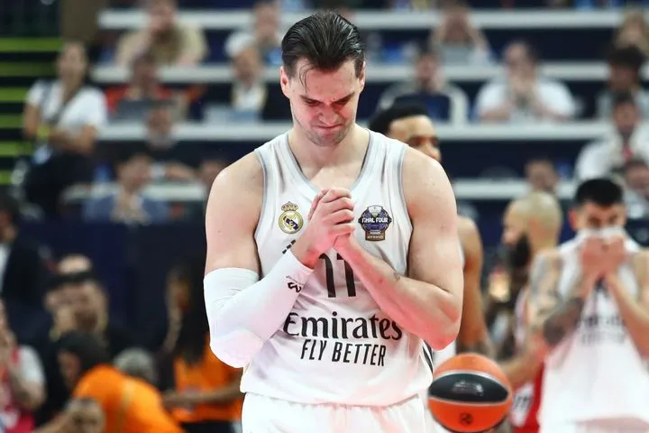 Η Ρεάλ κινδυνεύει να μείνει χωρίς τίτλο σε ποδόσφαιρο και μπάσκετ μετά από 16 χρόνια