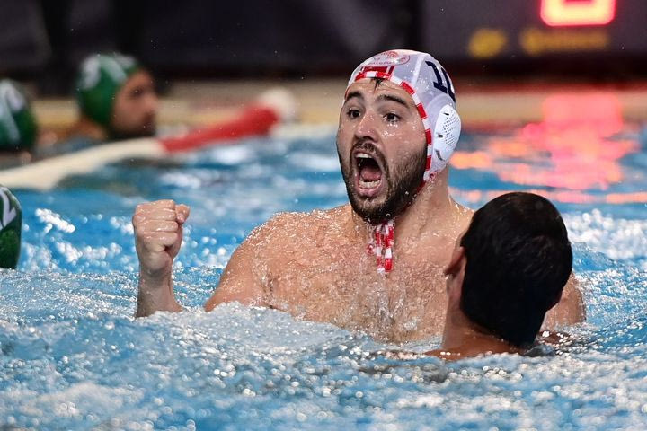 Ολυμπιακός – Παναθηναϊκός 15-12: Οι ερυθρόλευκοι υπέταξαν τους πράσινους και έκαναν το πρώτο βήμα τίτλου στη Waterpolo League Ανδρών